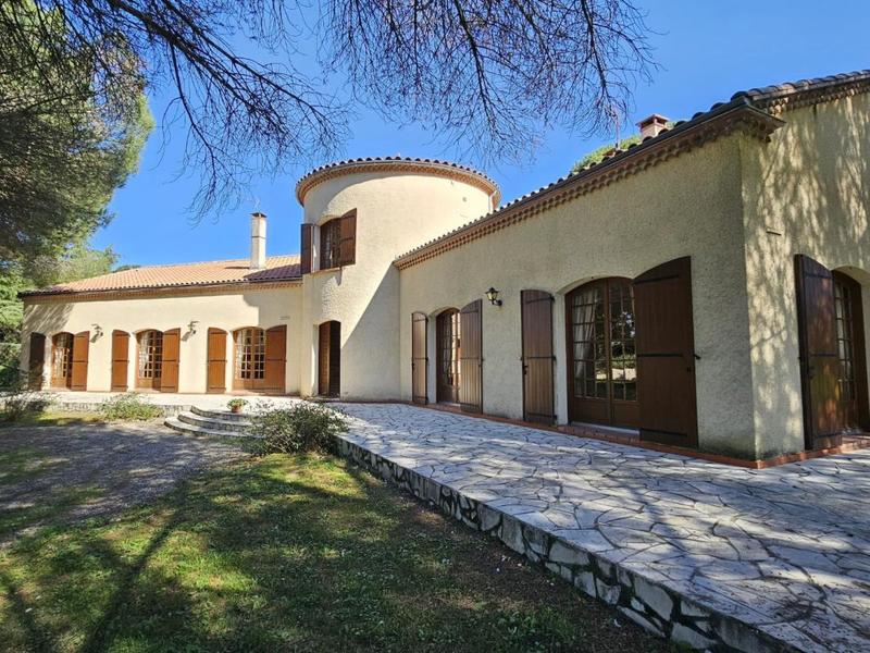 Villa - 250 m² - 6 pièces
