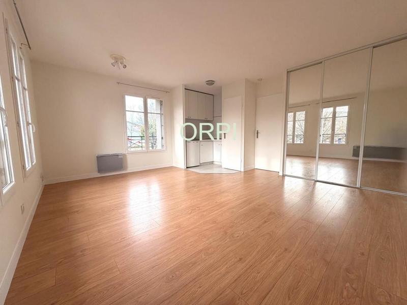 Studio - 30 m² - 1 pièce