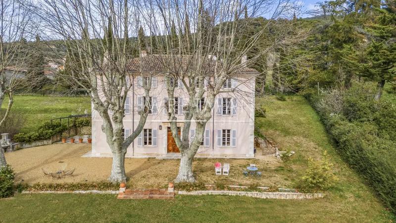 Bastide - 433 m² - 14 pièces