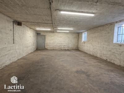 Local d'activités - 297 m²