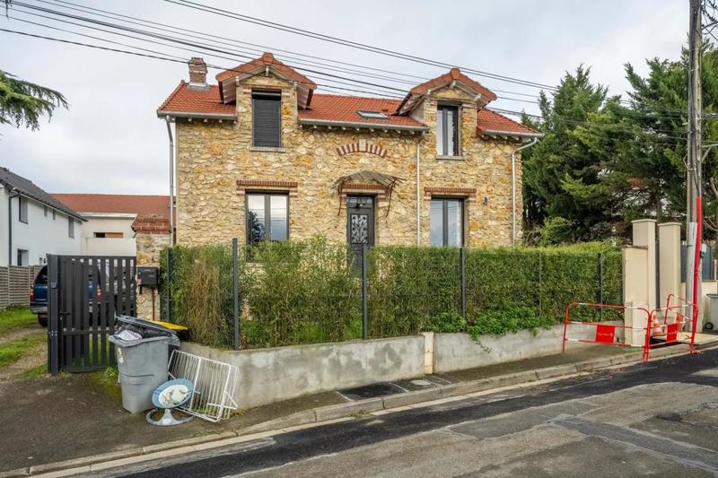 Maison - 140 m² - 5 pièces