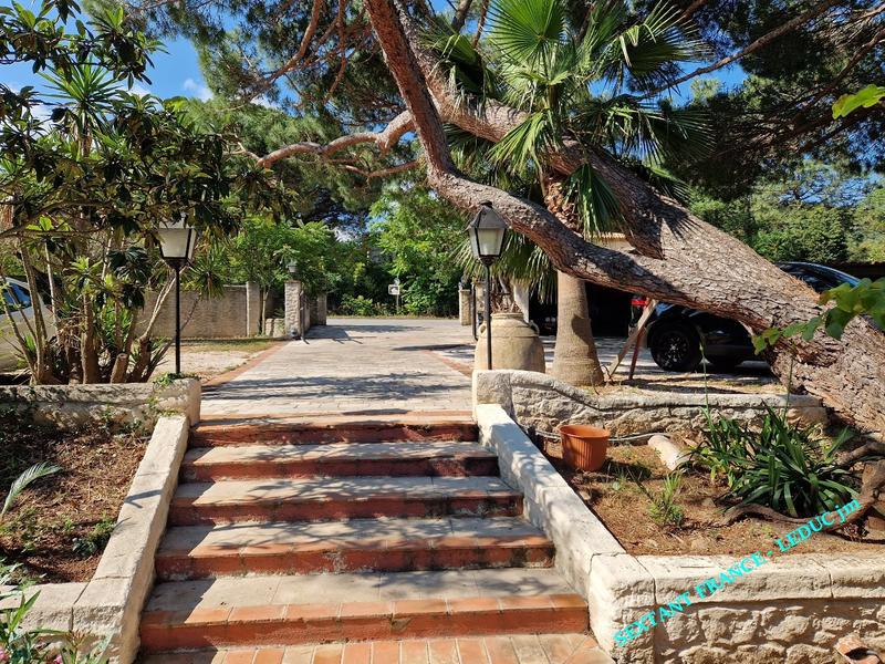 Bastide - 610 m² - 25 pièces