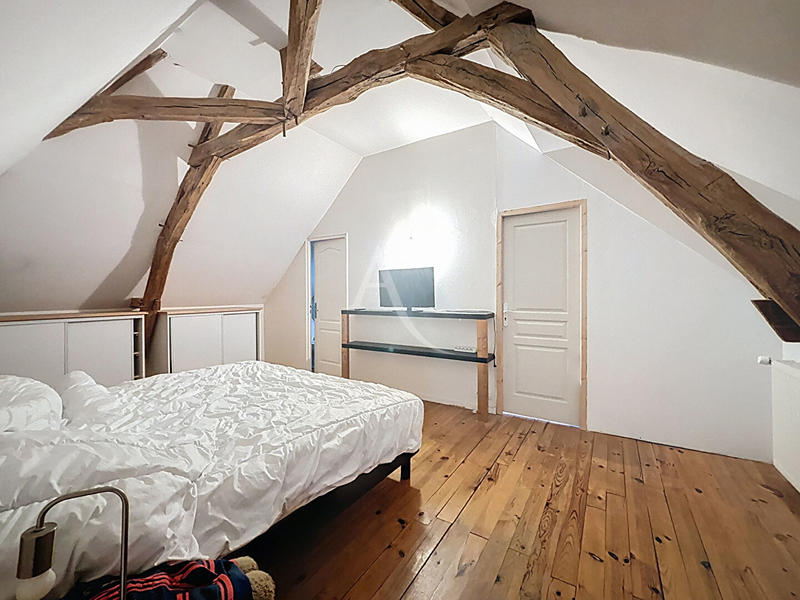 Maison - 208 m² - 7 pièces