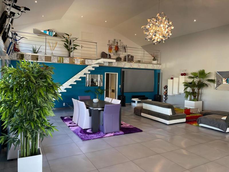 Maison - 251 m² - 4 pièces