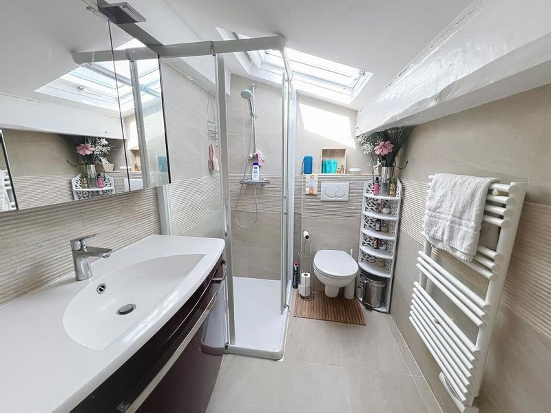 Maison - 224 m² - 8 pièces