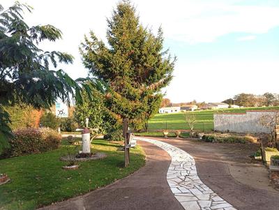 Maison - 104 m² - 4 pièces