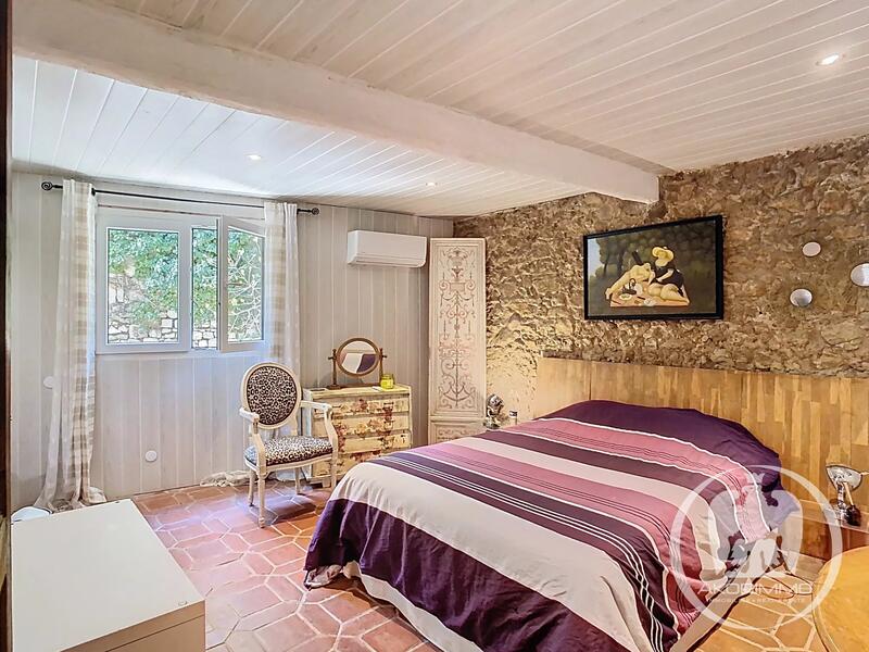 Immeuble mixte - 396 m² - 17 pièces