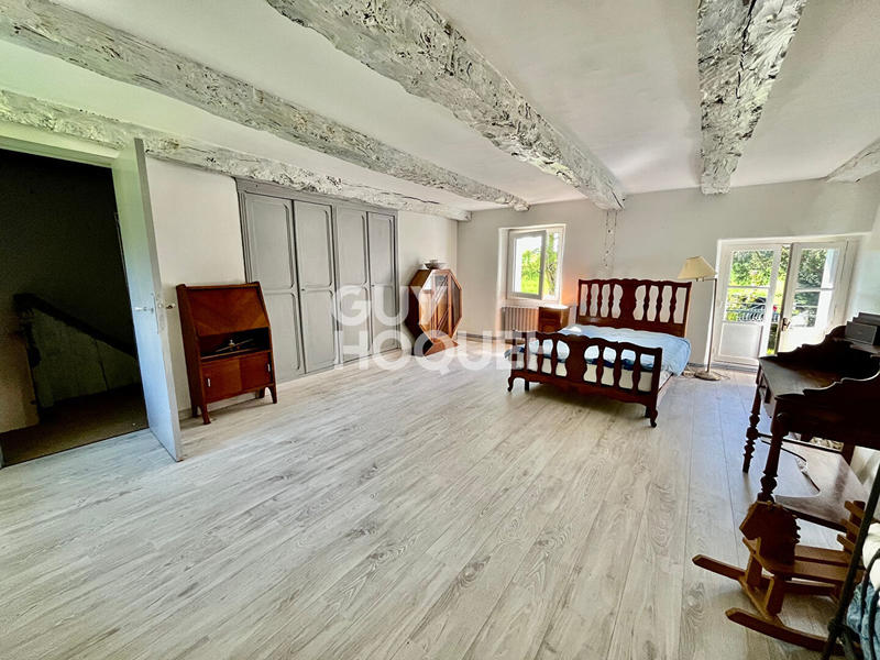 Maison - 252 m² - 8 pièces