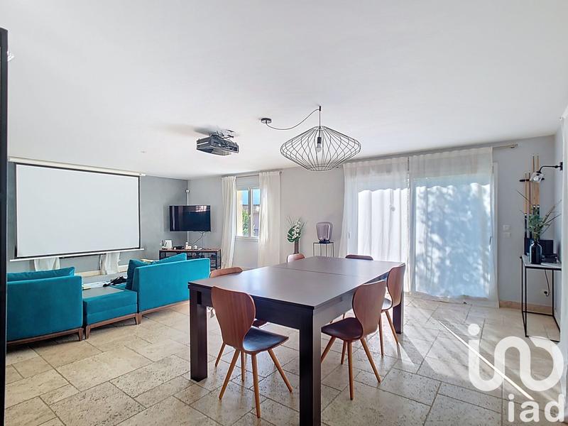 Maison - 220 m² - 8 pièces