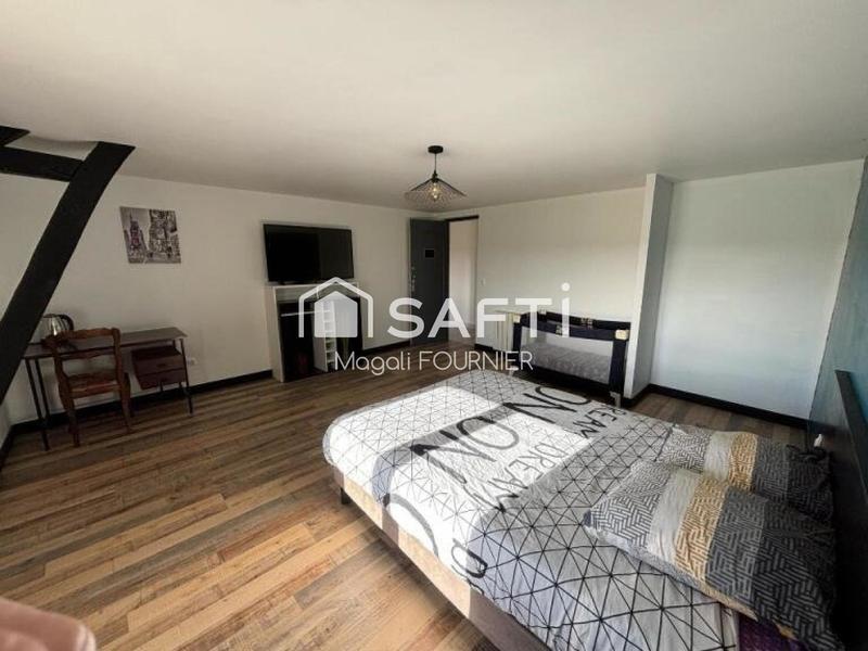 Maison - 201 m² - 8 pièces