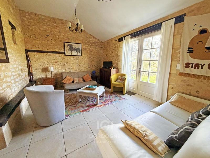 Maison - 329 m² - 2 pièces