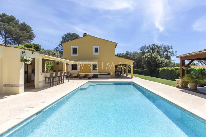 Maison - 185 m² - 7 pièces