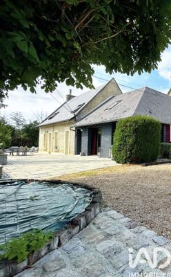 Maison - 300 m² - 8 pièces