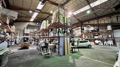 Entrepôt - 930 m²