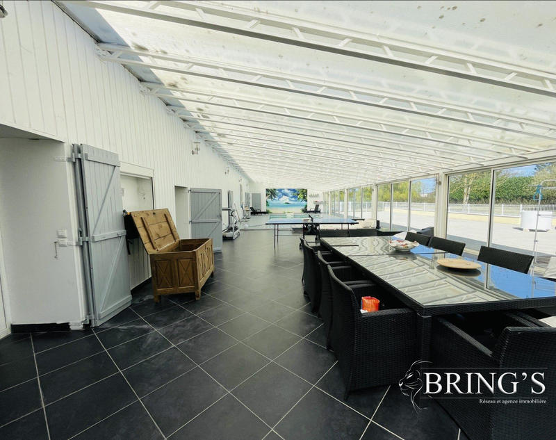 Maison - 340 m² - 6 pièces