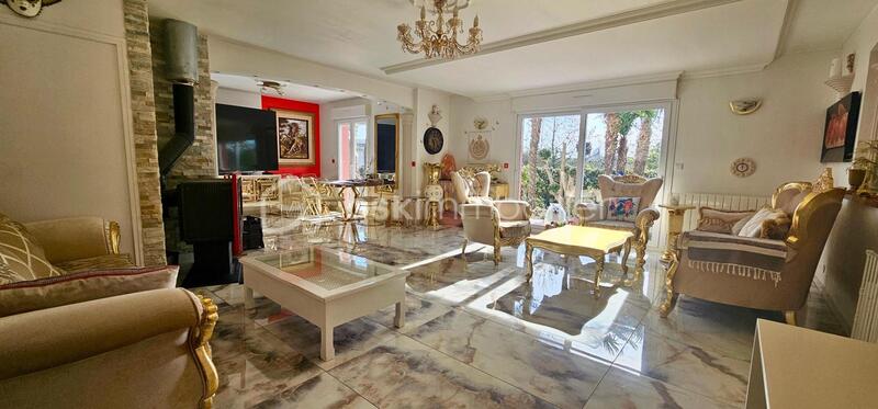 Maison - 163 m² - 7 pièces