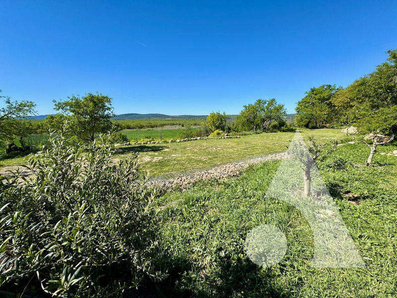 Maison - 568 m² - 12 pièces