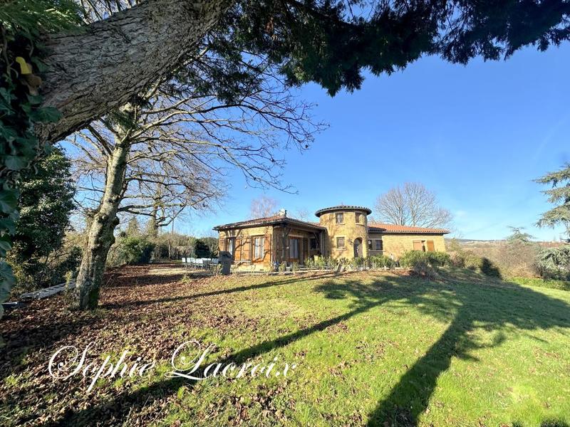 Demeure - 258 m² - 8 pièces