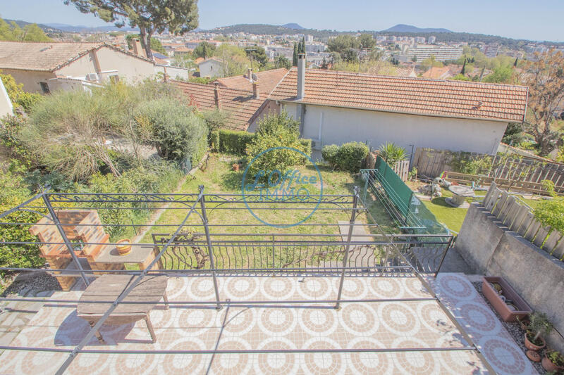 Maison - 92 m² - 5 pièces