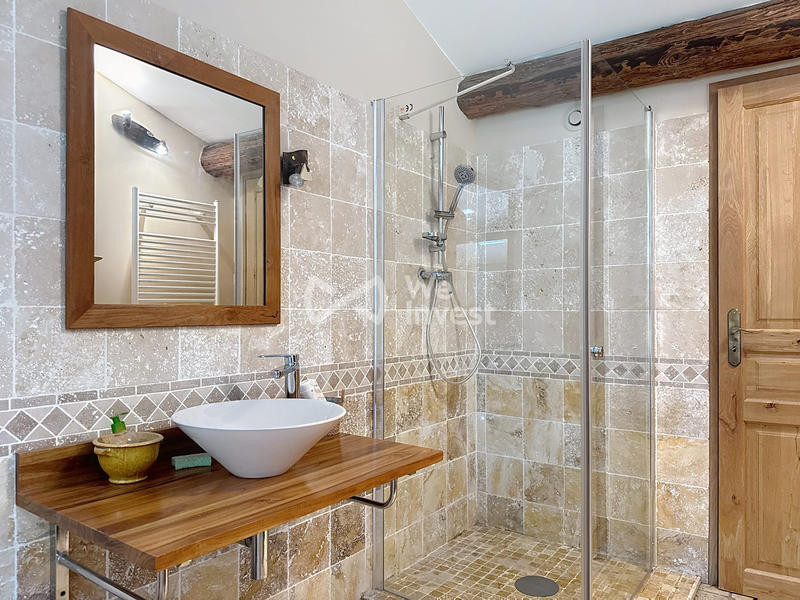 Maison - 250 m² - 8 pièces