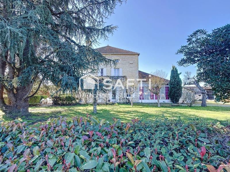 Maison - 290 m² - 6 pièces