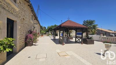 Maison - 338 m² - 6 pièces