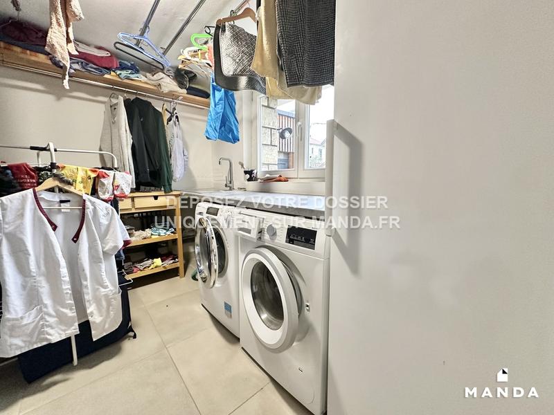 Chambre - 12 m² - 10 pièces