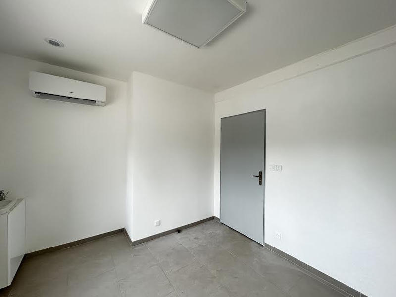 Local commercial - 61 m² - 4 pièces