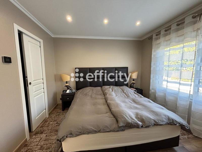 Maison - 235 m² - 6 pièces