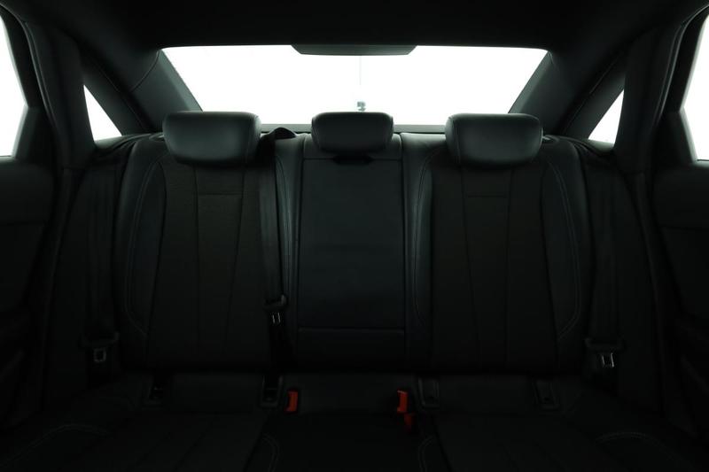 Audi A4 2.0 Tdi s line 150 ch