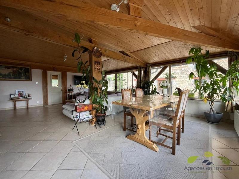 Propriété - 162 m² - 8 pièces