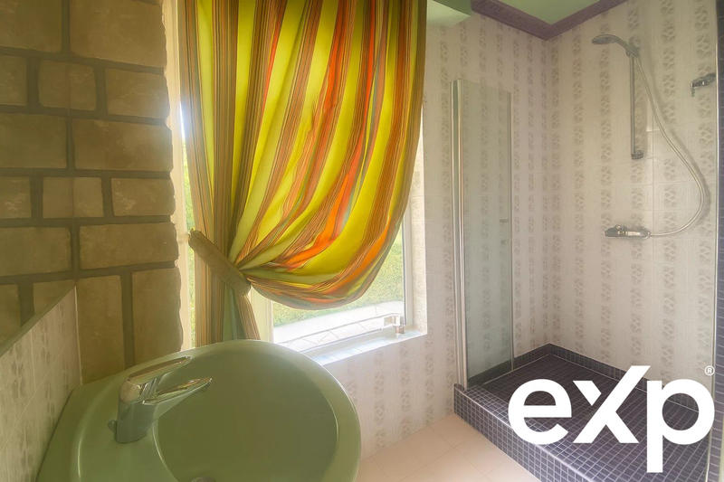 Maison - 288 m² - 11 pièces