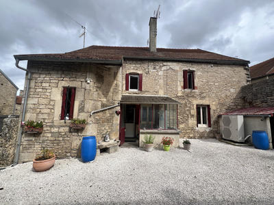Maison de village - 87 m² - 4 pièces