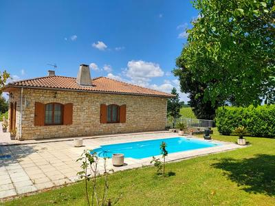 Maison - 360 m² - 8 pièces