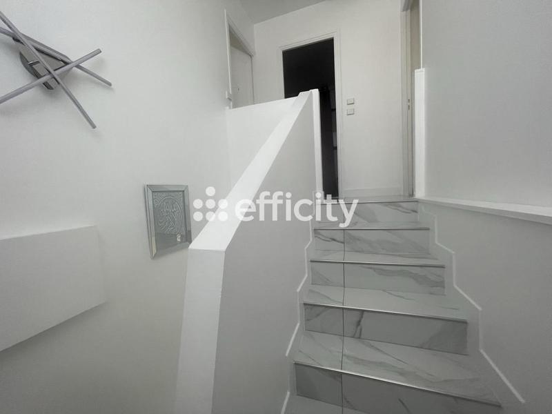 Maison - 180 m² - 5 pièces