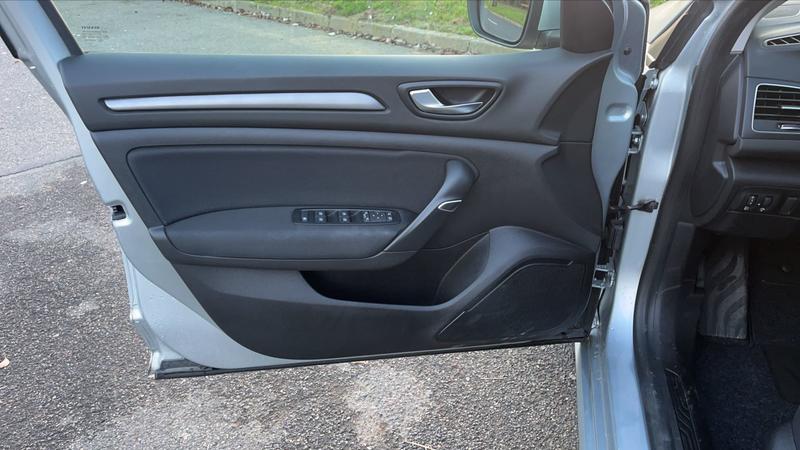 Renault Mégane 1.6 E-Tech 160 Hybrid Business - Automatique Entretien constructeur