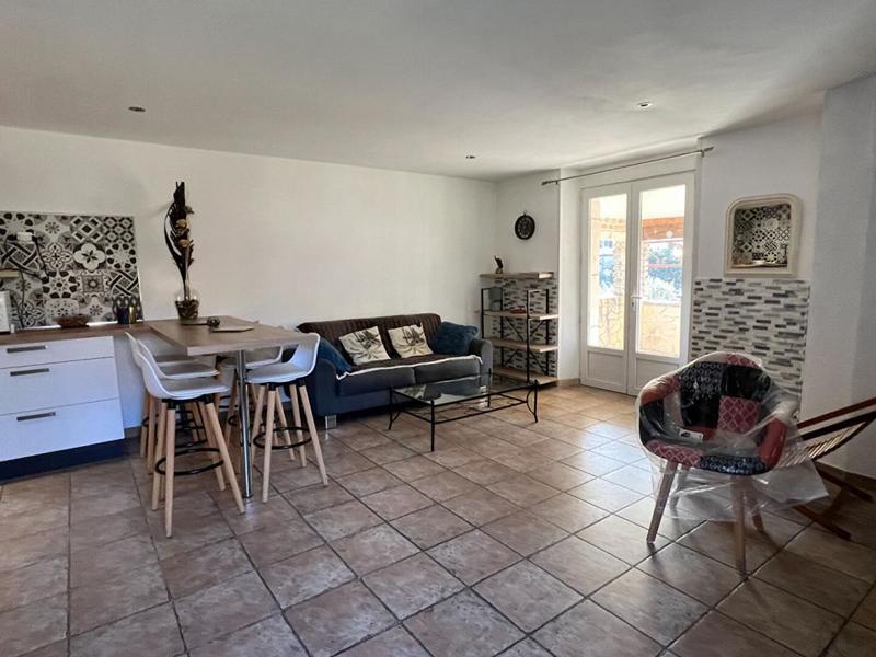 Propriété - 212 m² - 9 pièces