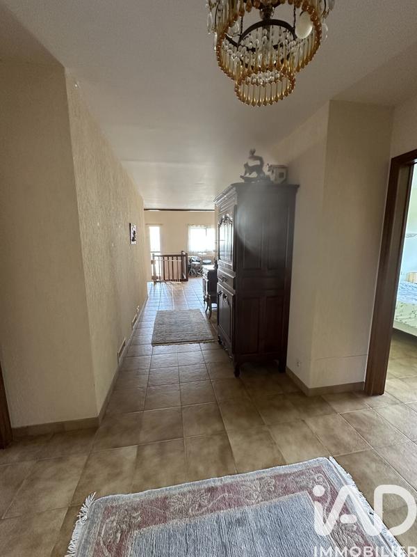 Maison - 268 m² - 9 pièces