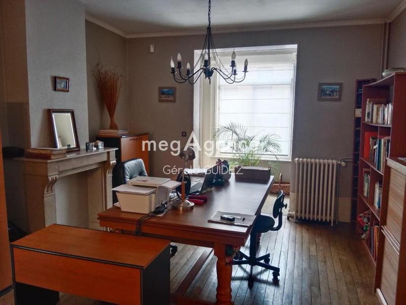 Maison - 230 m² - 11 pièces