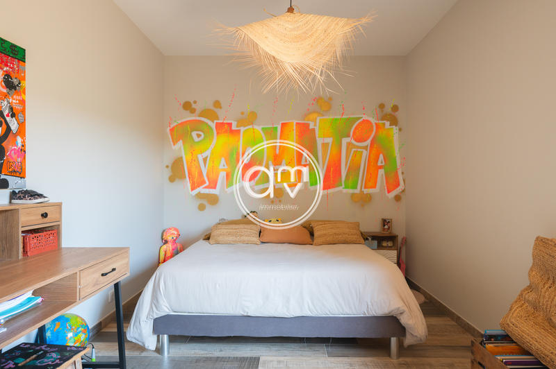 Villa - 331 m² - 8 pièces