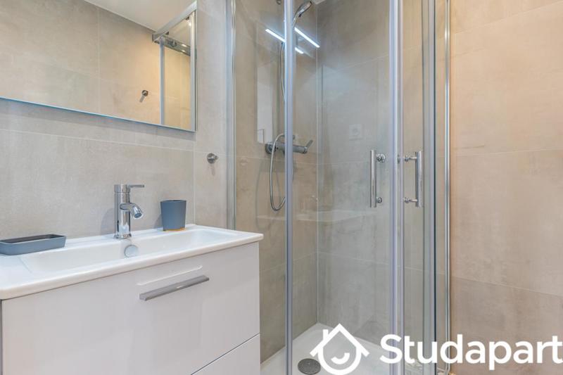 Chambre - 9 m² - 1 pièce