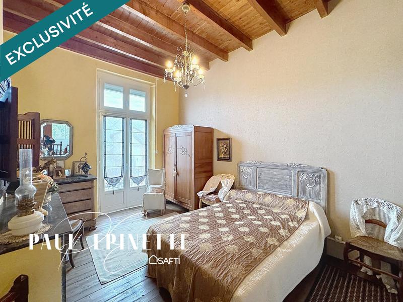 Maison - 298 m² - 8 pièces