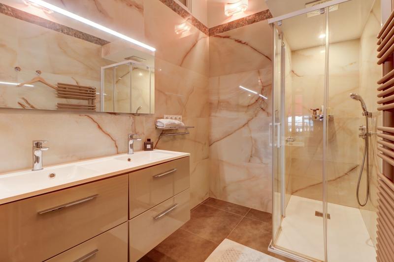 Appartement - 253 m² - 5 pièces