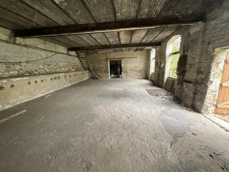 Immeuble - 2 703 m² - 9 pièces