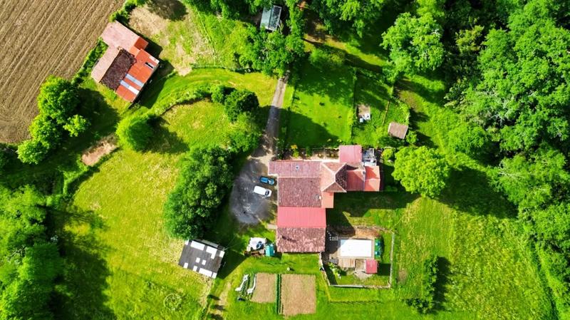 Maison de maîtres - 230 m² - 9 pièces