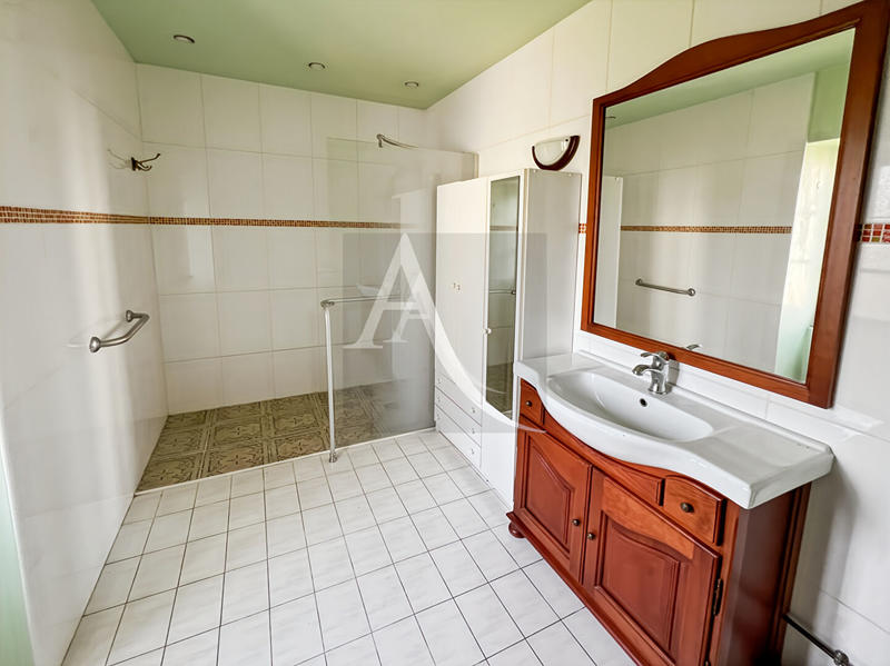 Maison - 200 m² - 8 pièces