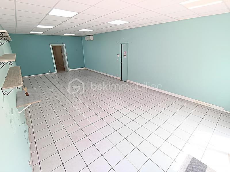 Local commercial - 71 m² - 3 pièces