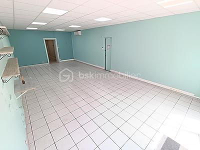 Local commercial - 71 m² - 3 pièces