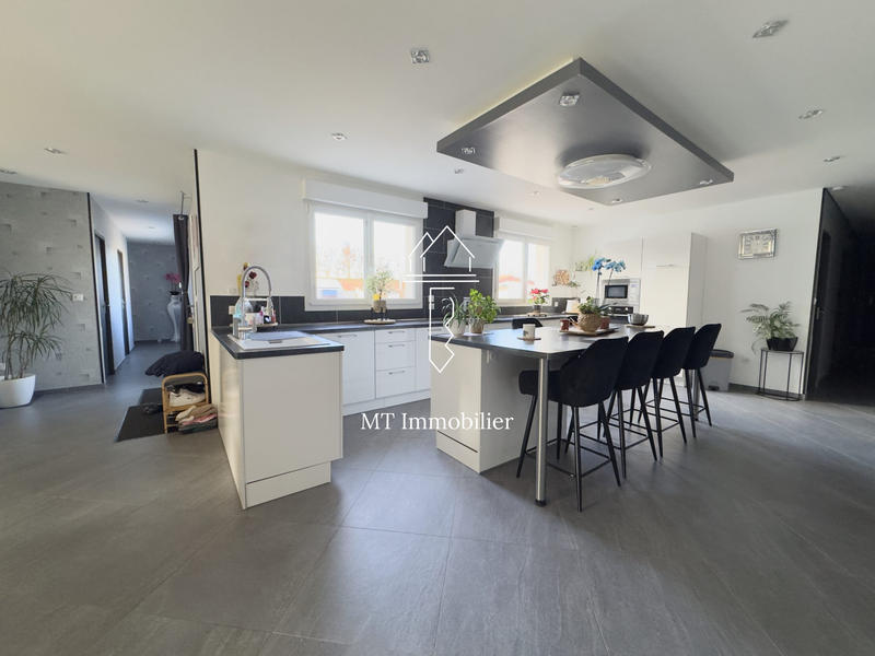 Maison - 137 m² - 5 pièces