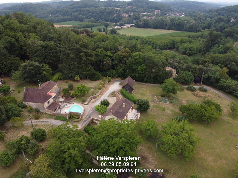 Maison - 300 m² - 12 pièces